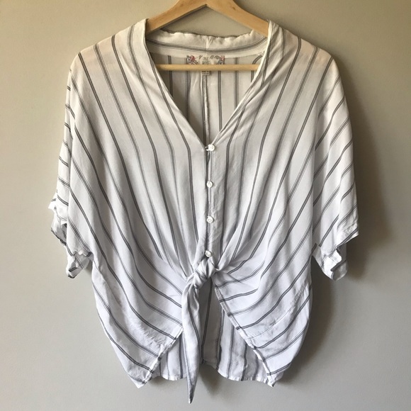 Tops - Breezy summer tie tee
